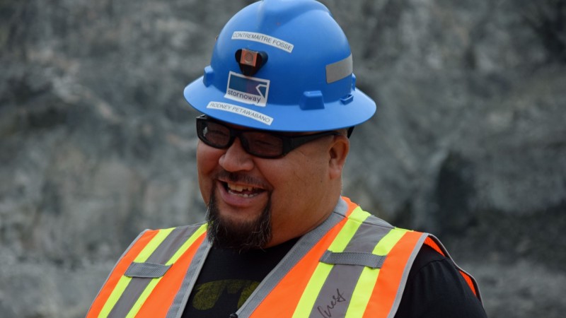 4 SWY Smiling Worker